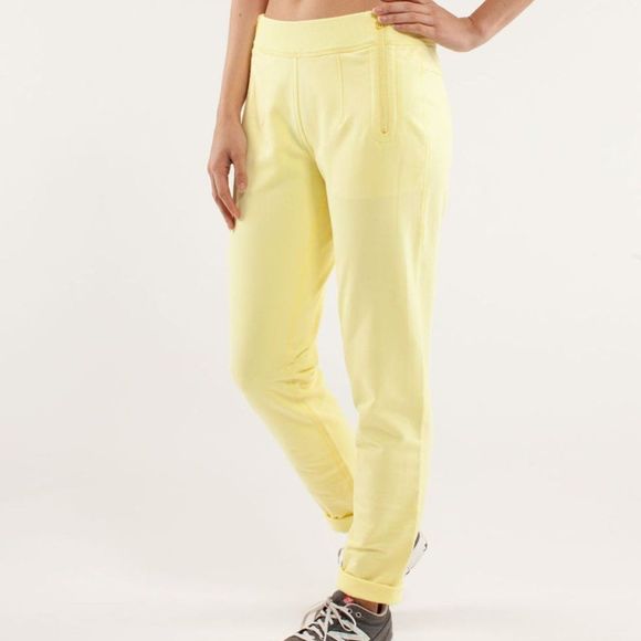 Lululemon | Rejuvenate Sweat Pant (2013) | Mellow Lemon Yellow | Size 6 - Picture 1 of 9